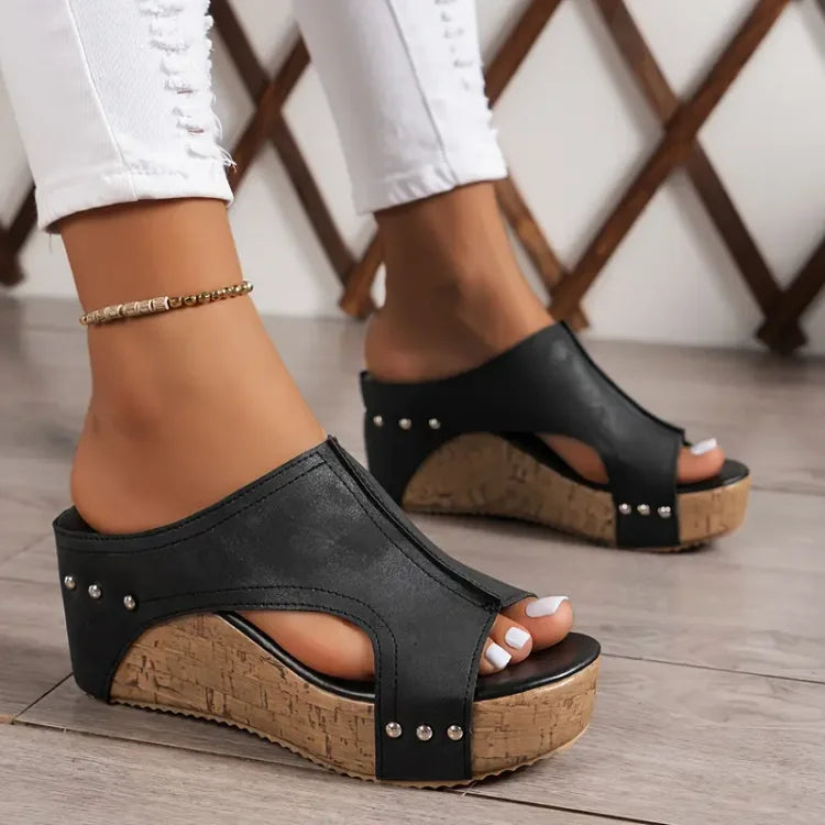 Sandalias de Cuña Plataforma de Mujer – Mules Negras Corcho con Tachuelas