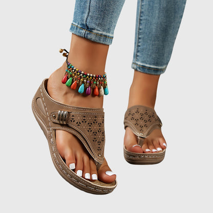 Momount Sandale Wedge Thong Damă – Piele Tăiată cu Laser Slide Toe-Post Toc Jos