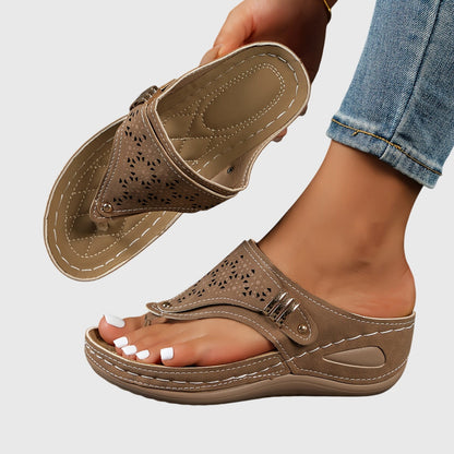 Momount Sandale Wedge Thong Damă – Piele Tăiată cu Laser Slide Toe-Post Toc Jos