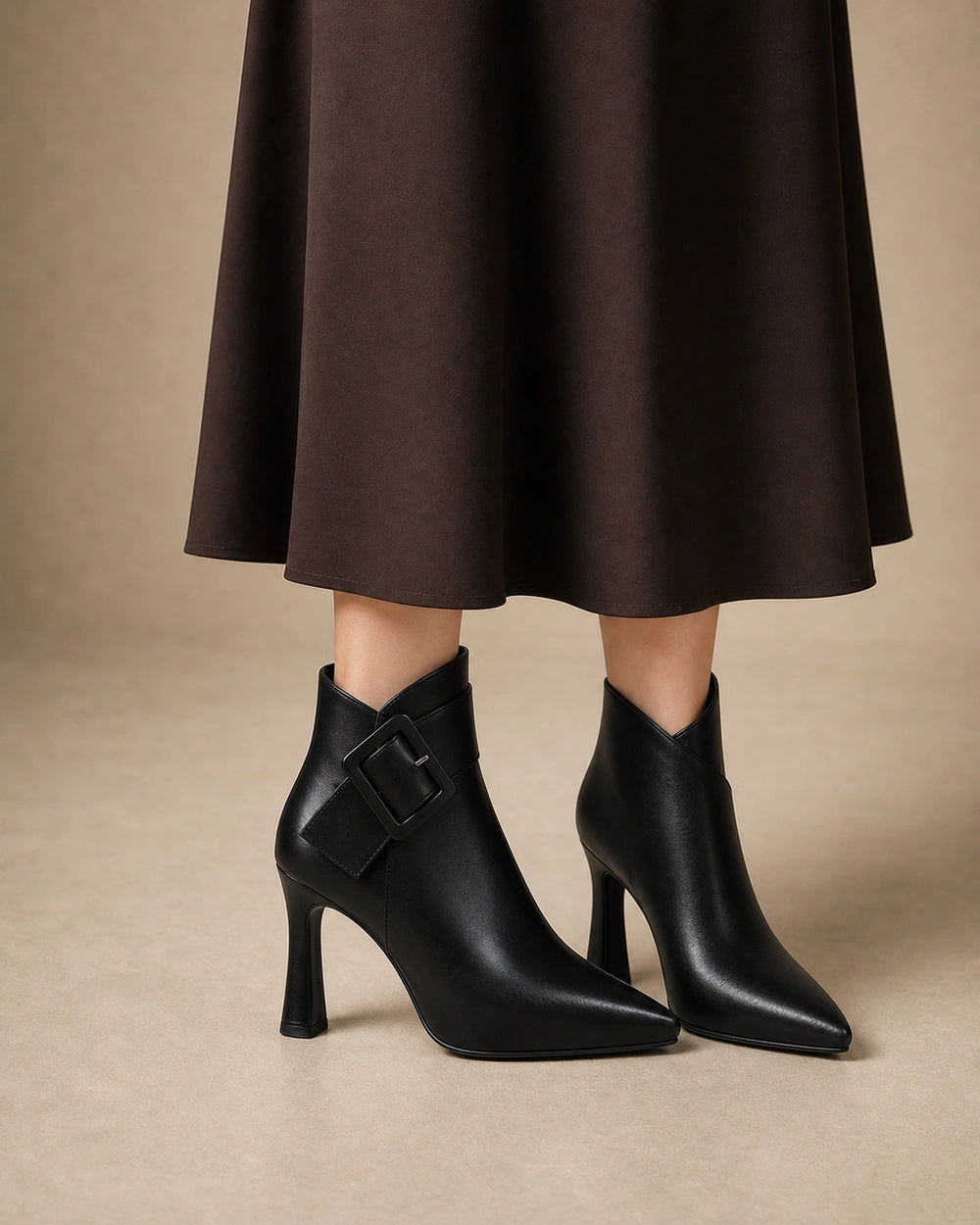 Women's pointed-toe buckle ankle boots, black gallery view. — momount-clara-black-buckle-boots-07.webp