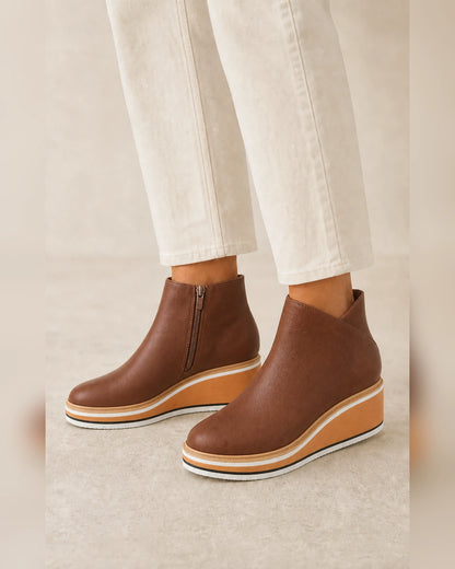 Casual Leather Ankle Boots, brown hero. — olga-brown-06-variant-hero.webp