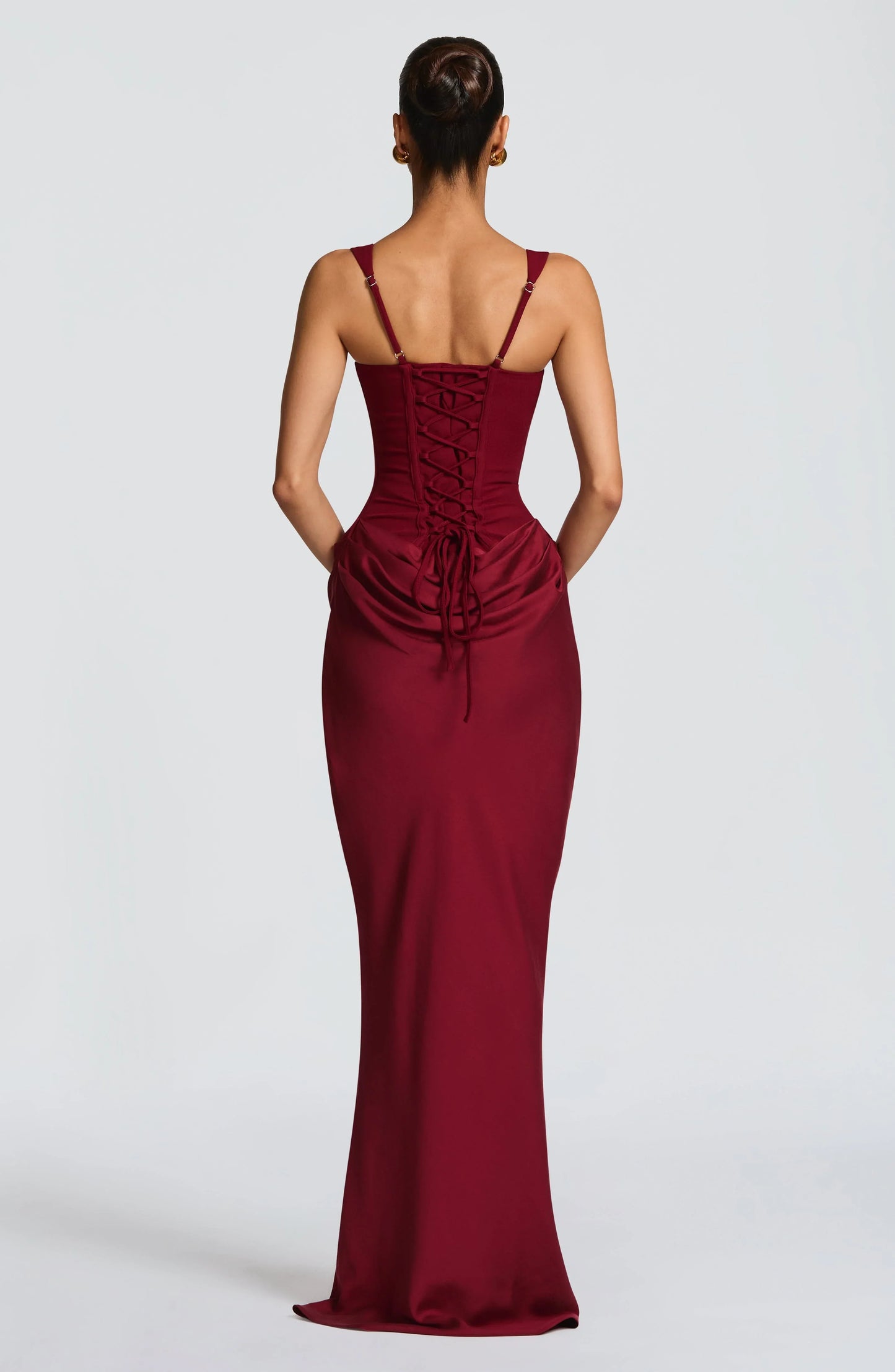 Galatea | Rochie Maxi Bodycon Elegantă din Satin cu Decolteu Pătrat și Spate Gol