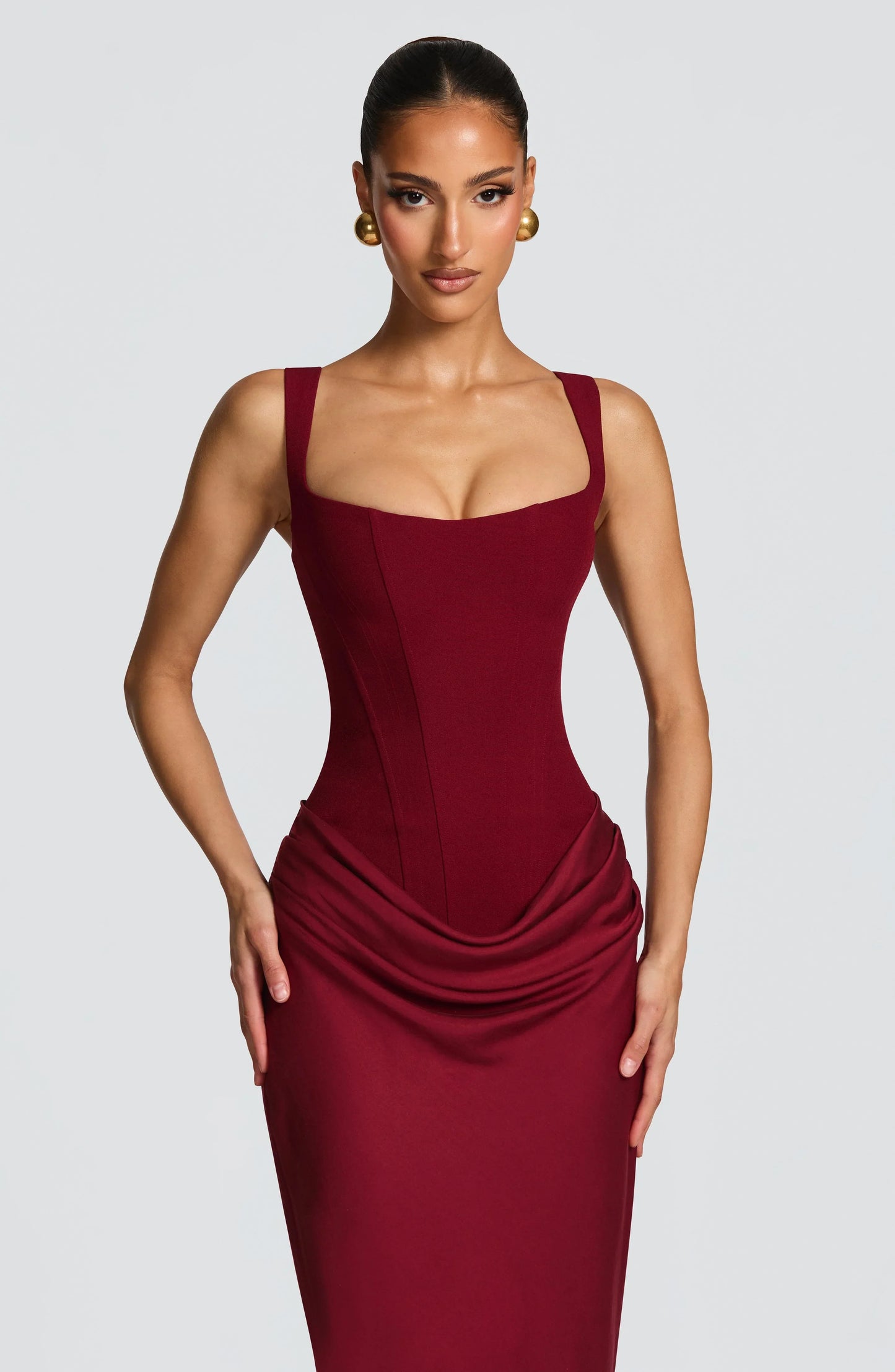 Galatea | Rochie Maxi Bodycon Elegantă din Satin cu Decolteu Pătrat și Spate Gol