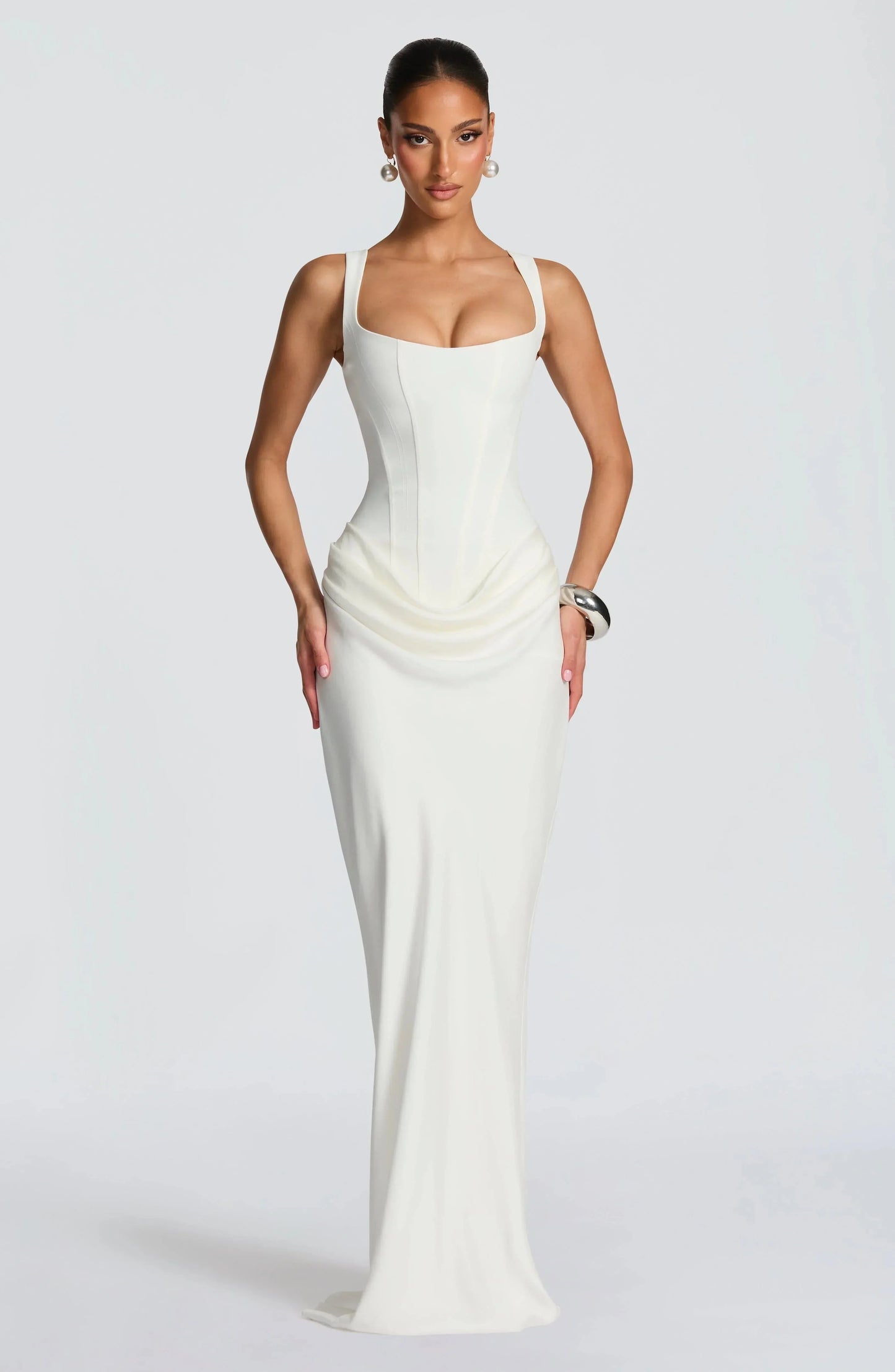 Galatea | Rochie Maxi Bodycon Elegantă din Satin cu Decolteu Pătrat și Spate Gol